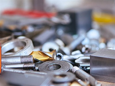 為設(shè)備選擇性能最佳的 電子連接器 ，應(yīng)該考慮連接的設(shè)備接口類(lèi)型，并確保是最高質(zhì)量的連接器。不同類(lèi)型的設(shè)備通常需要不同類(lèi)型的連接器，因此應(yīng)該了解所需的電纜和連接器類(lèi)型，確保為設(shè)備選擇性能最佳的電子連接器！